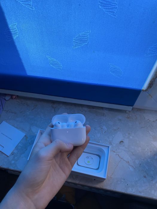 AirPods Pro 3.