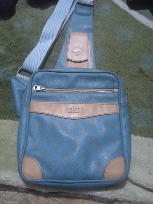 Сумка LOUIS VUITTON PARIS через плечо