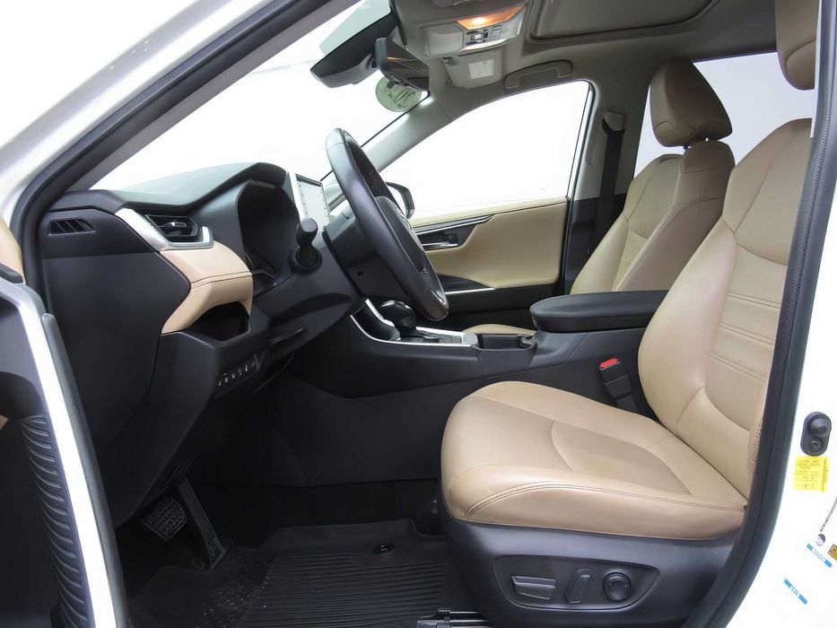 Toyota RAV4      2020