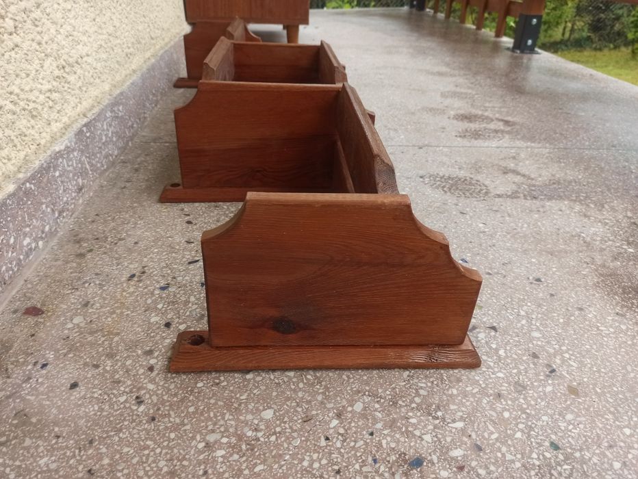 Półka drewniana sosnowa.