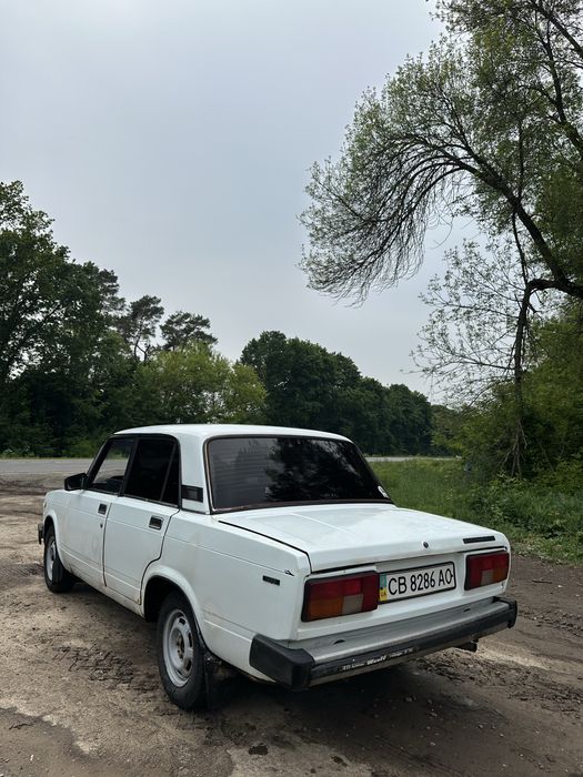 В продажі ваз 2105