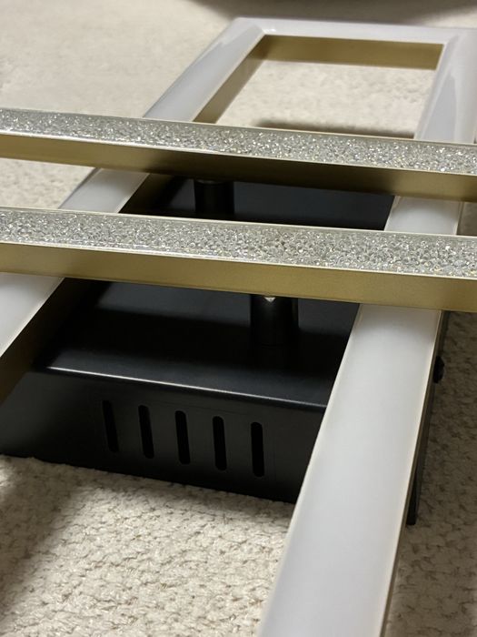 Candeeiro dourado teto led