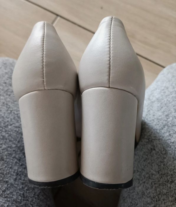 Warto! Buty czółenka - 2 pary, szare rozm.37 + laczki gratis