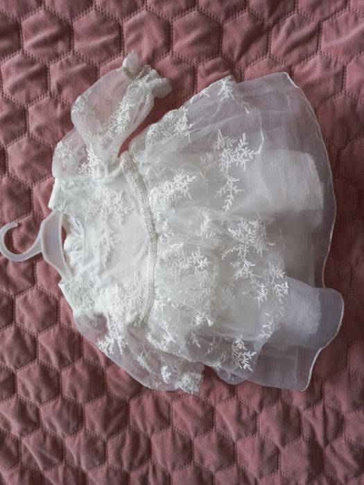 Ubranko na chrzest dla dziewczynki