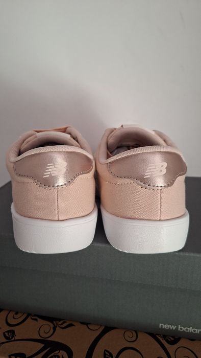 Sneakersy nowe damskie sportowe New Balance Rozmiar 36
