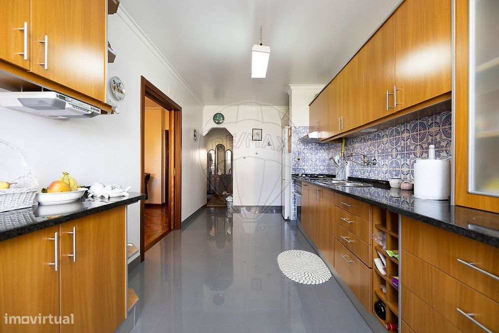 Apartamento T3 para venda — Encosta do Sol, Lisboa