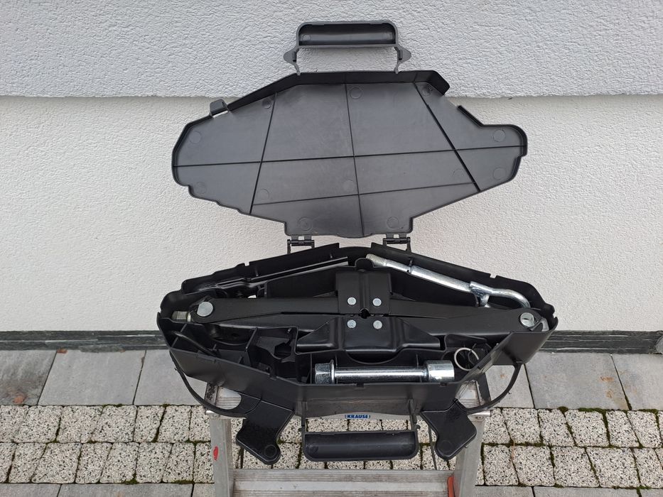 Lewarek podnośnik Renault Trafic, Vivaro, Primastar