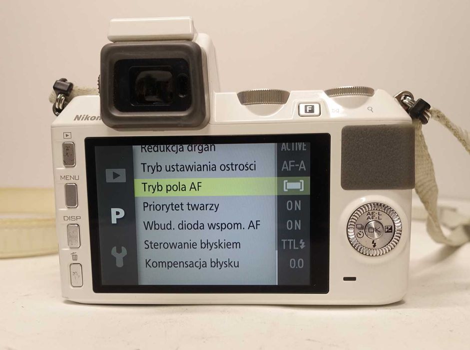 Nikon V2 + gratis
