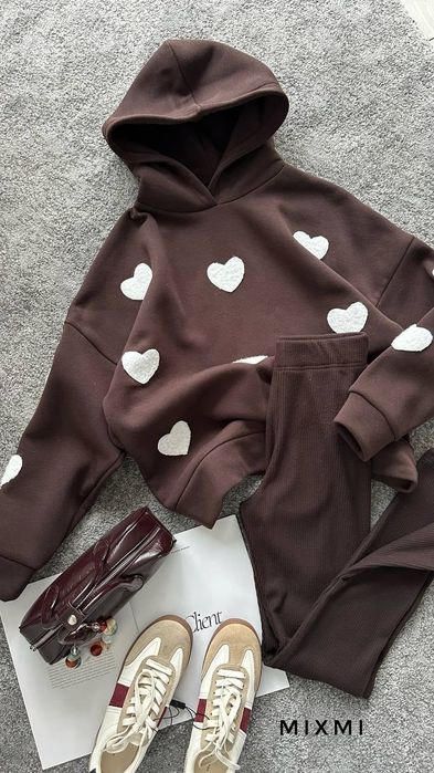 Продам новий стильний костюм (худі + лосини)