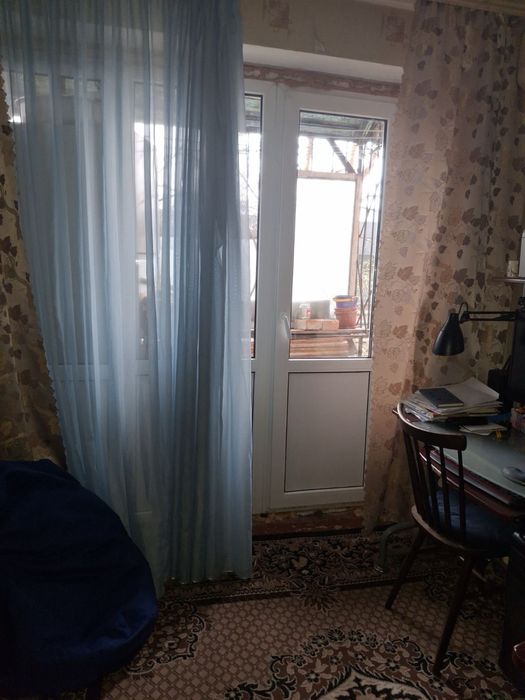 Продам 1-квартиру 1/5 з балконом . Алмазний Автовокзал.