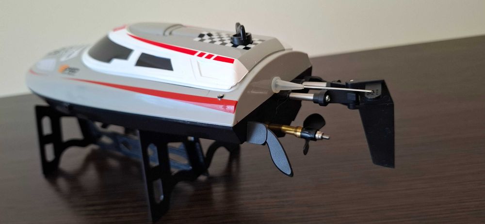 Racing RC Boat - Flytec V003 радіокерований катер