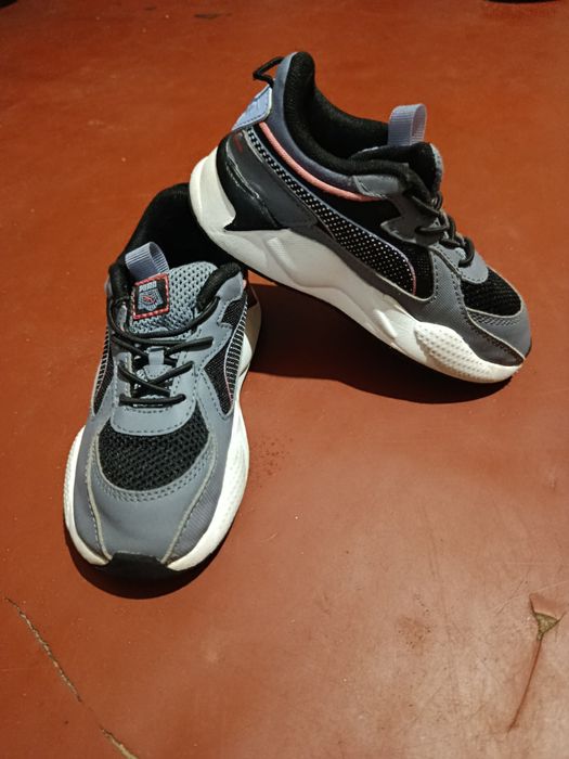 Продам детские обувь