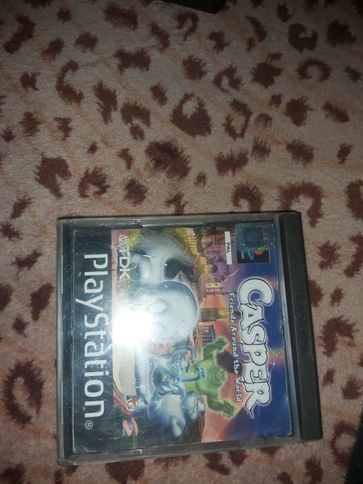 PlayStation 1 em excelente estado de conservação