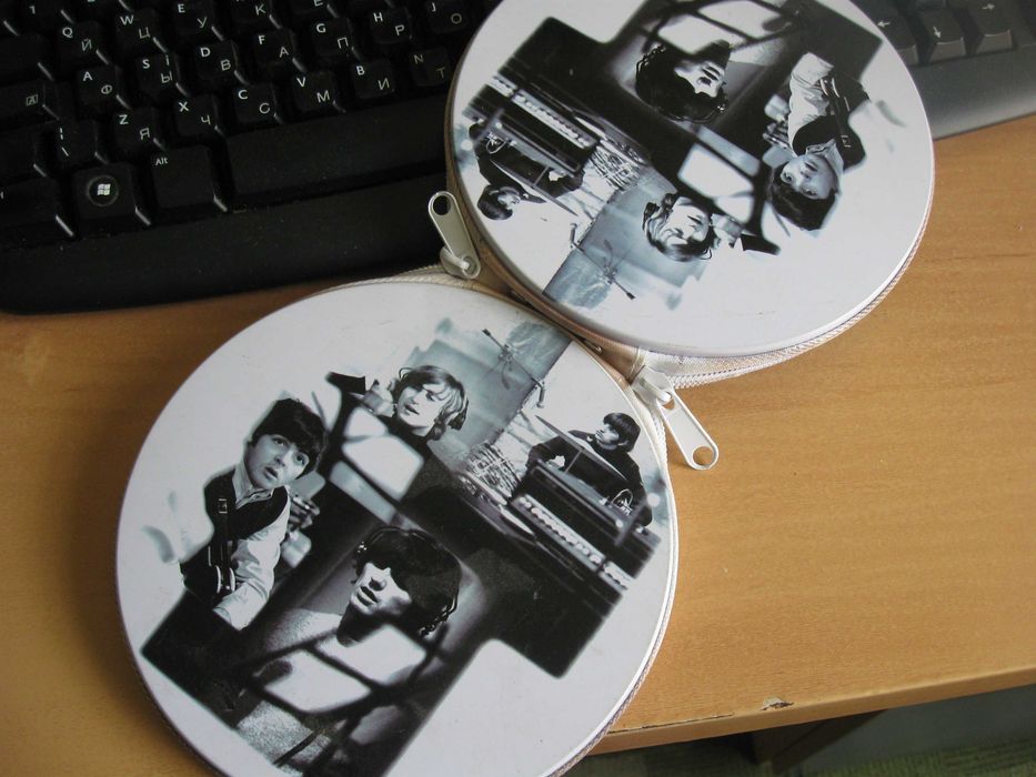 Органайзер-бокс The Beatles для CD-DVD дисків в автомашину, новий