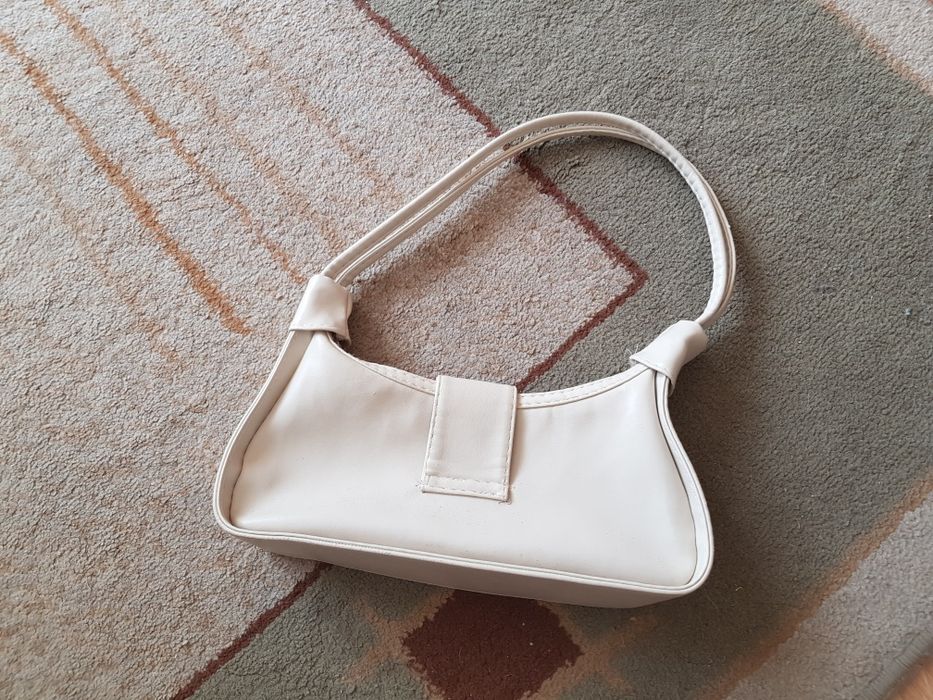 Torebka damska mała kremowa elegancka