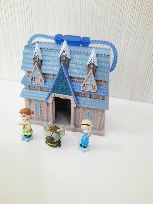 Замок-валіза iгровий набiр  Еренделл Disney Animators' Collection Littles Frozen.