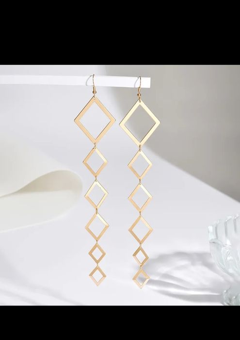 Długie złote kolczyki