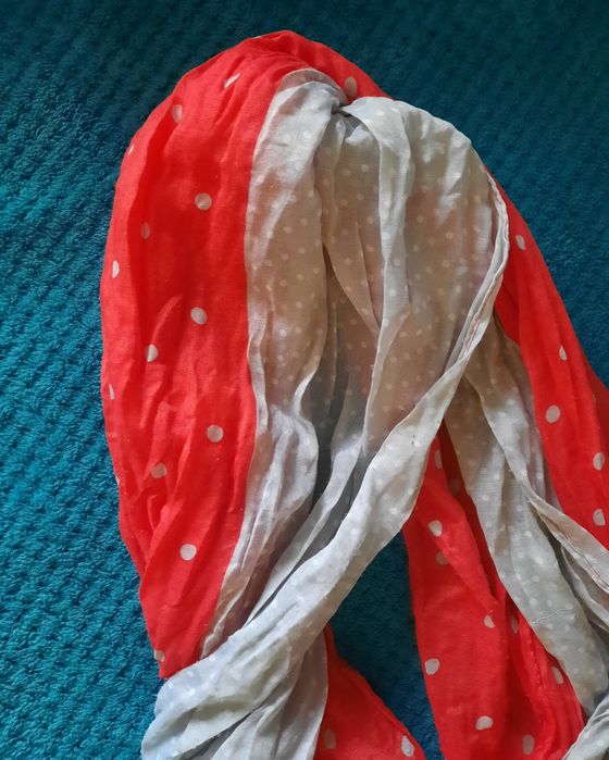 Dwukolorowy szal w groszki 100x160