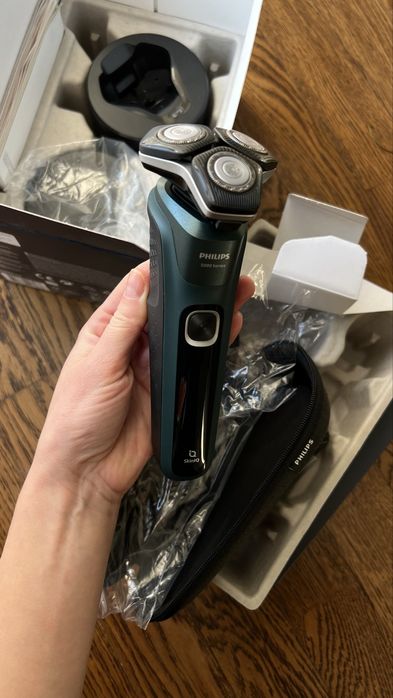 Електробритва Philips
