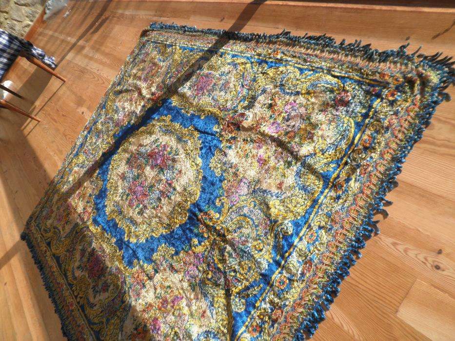 colcha muito antiga e rara