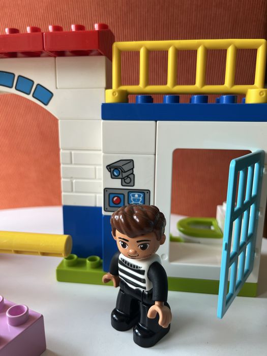 Lego Duplo 10902 Posterunek Policji, policja