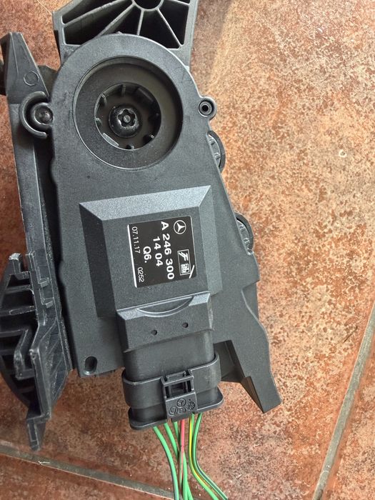 Pedal acelerador mercedes