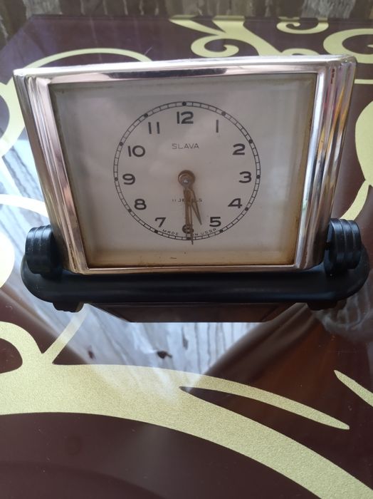 Будильник Янтарь. Будильник SLAVA.