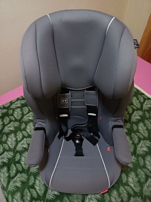 cadeira automóvel  praticamente nova