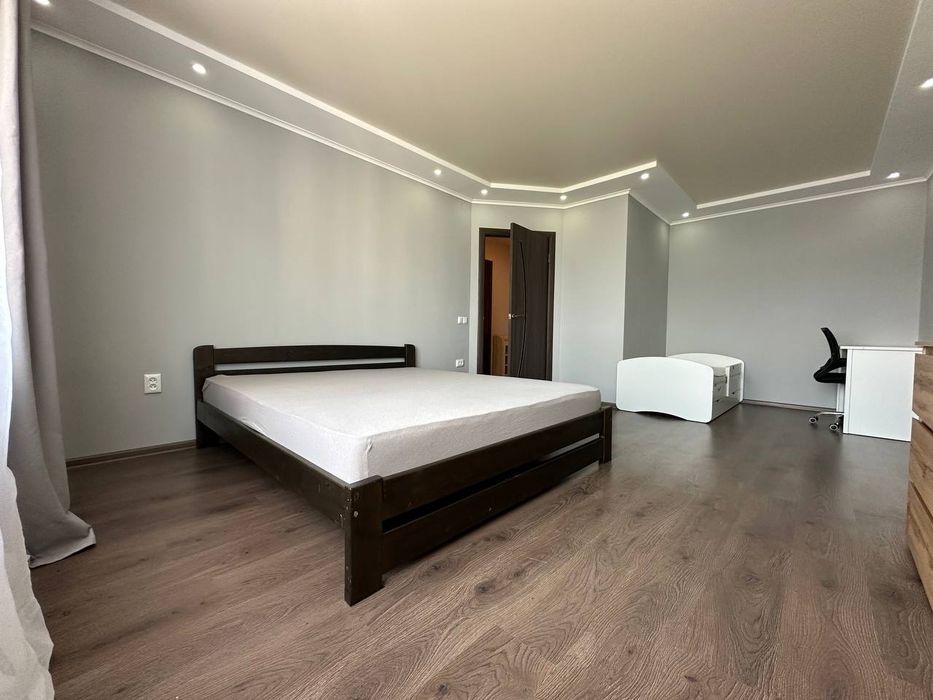 Продаж 1 к квартири 43 м² ЖК Олімпійський