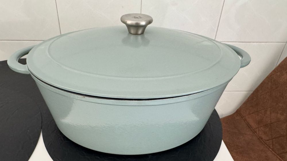 Cast iron pot/kettle505747951238533120
