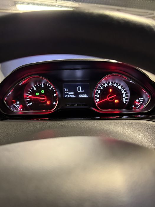 PEUGEOT 208 hdi 2012 oportunidade