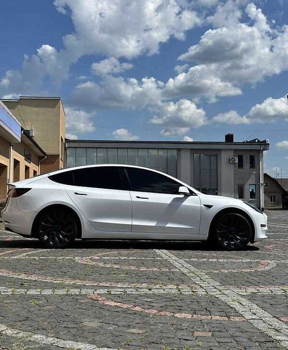 Tesla Model 3 Performanse 2022