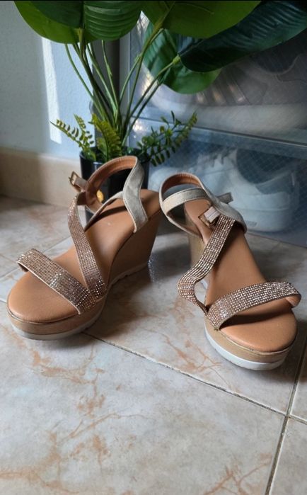 Sapatos cunha c/Brilhantes