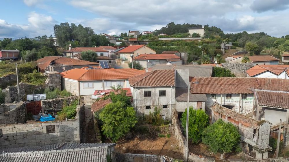 Moradia T2 Habitável em Sobradelo da Goma