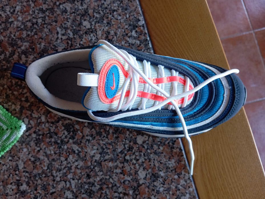 Tênis Nike semi-novos n. 38