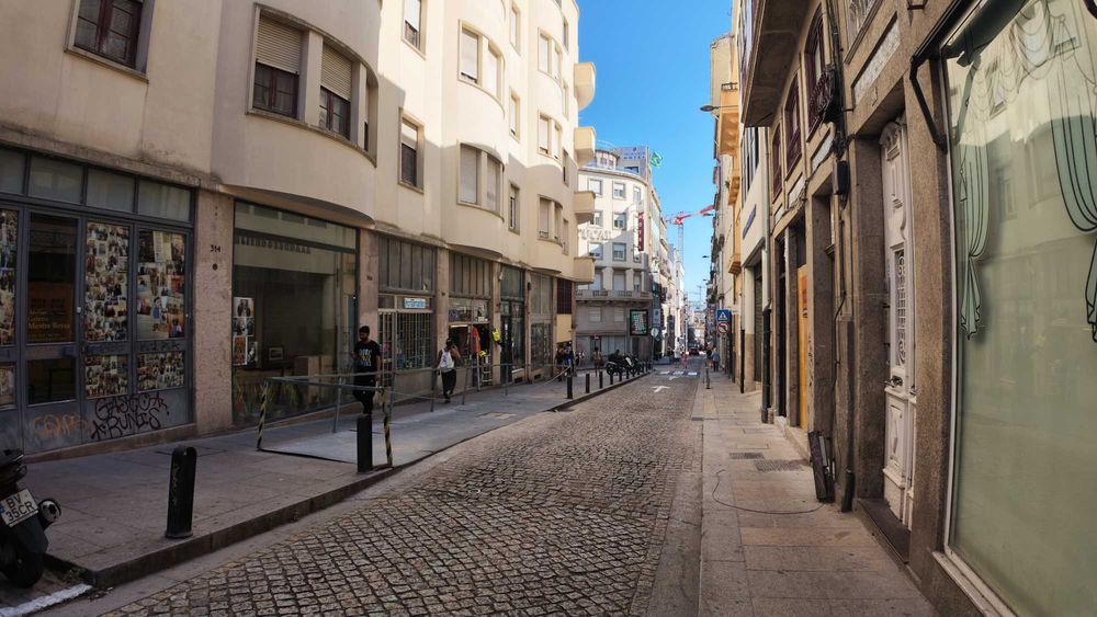 Trespasse de Restaurante Equipado e Licenciado na Rua do Almada, Porto – Oportunidade Única