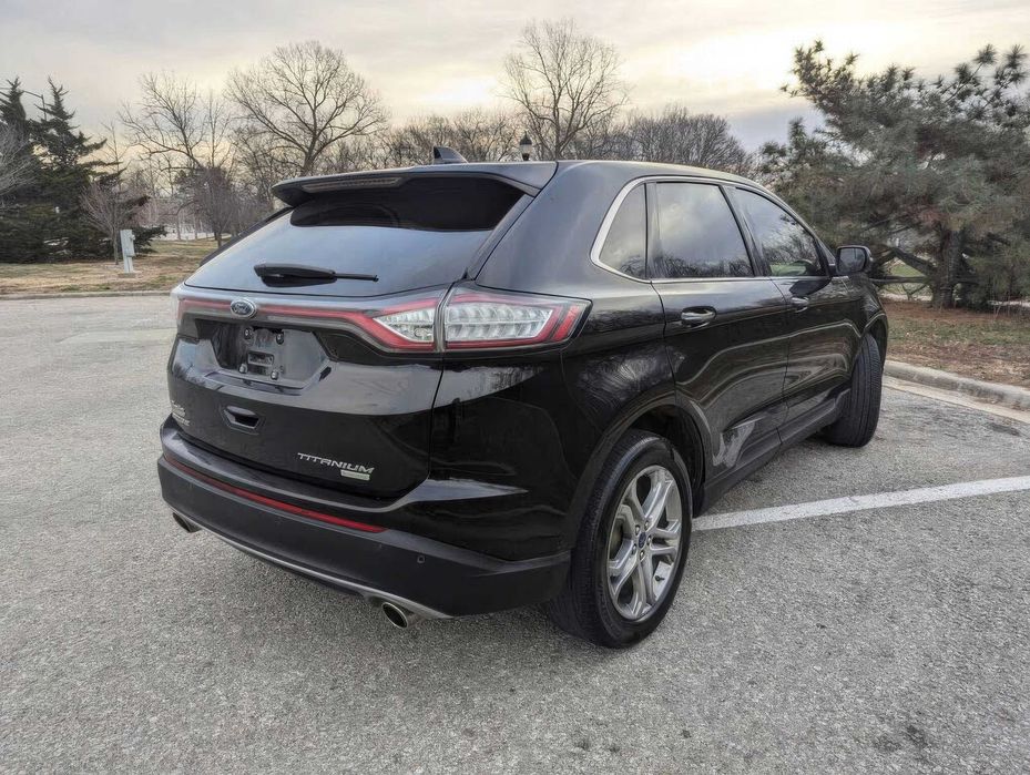 Ford Edge Titanium      2017