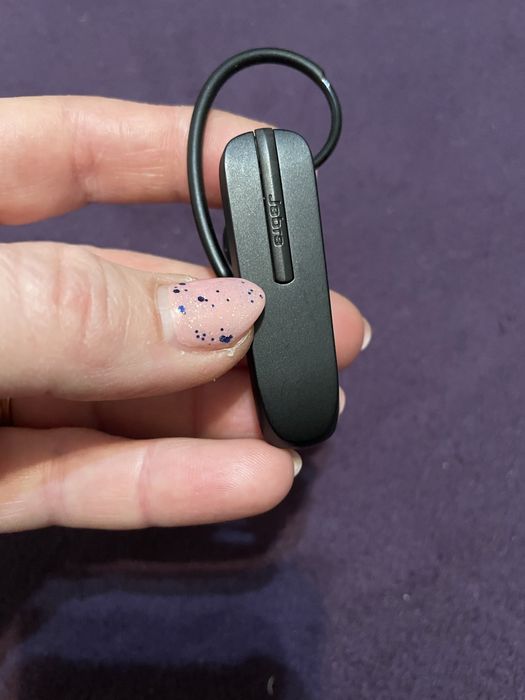 Продам моногарнітура Jabra Talk 5 чорного кольору.