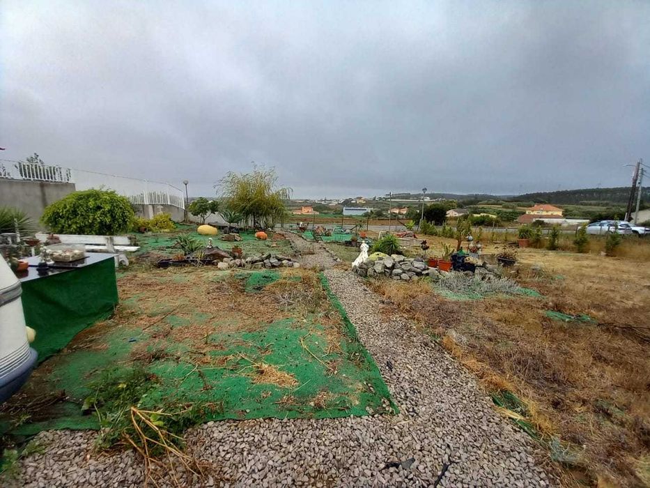 Terreno urbano 858m2 , Lourinhã/São Bartolomeu Galegos