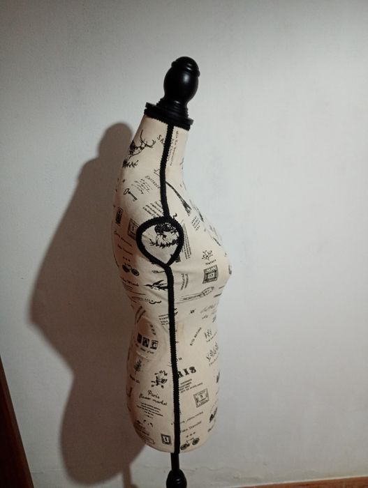 Bosto com pé usado com pouco uso