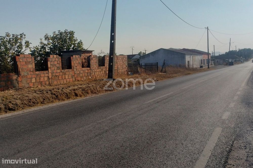 Rustic plot of land measuring 708 m² in Lagameças, Palmela