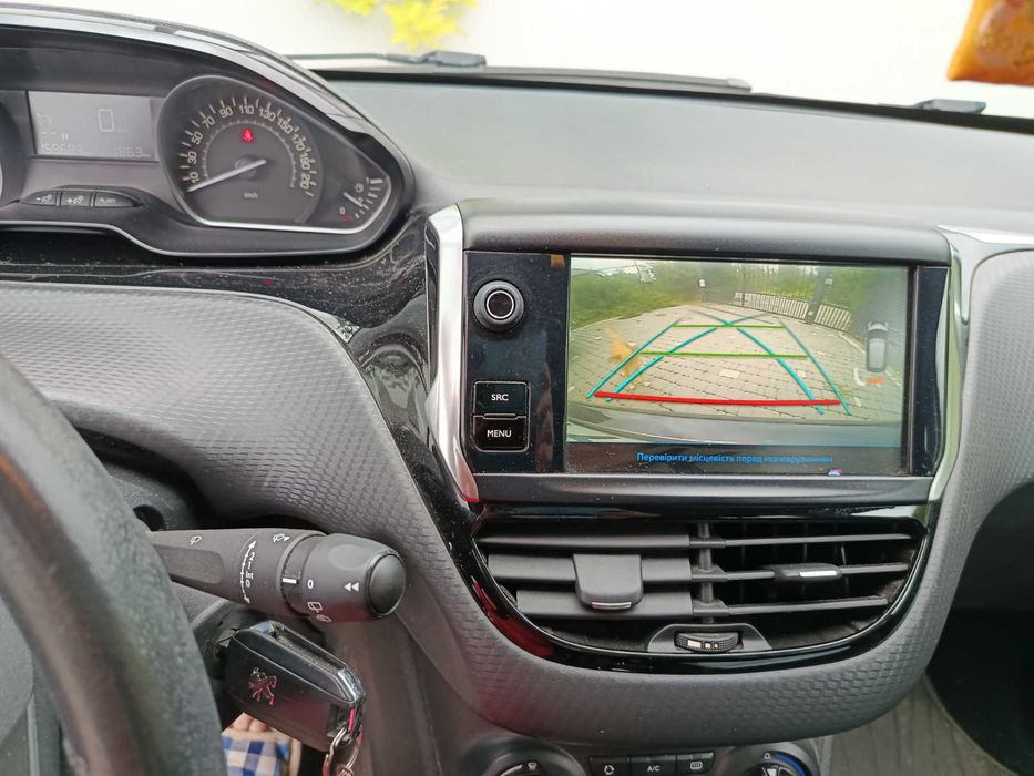 Автомобіль  Peugeot 208