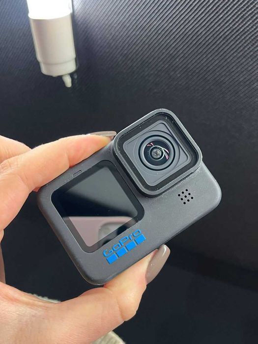 Екшн-камера GoPro Hero 10 з флешкою