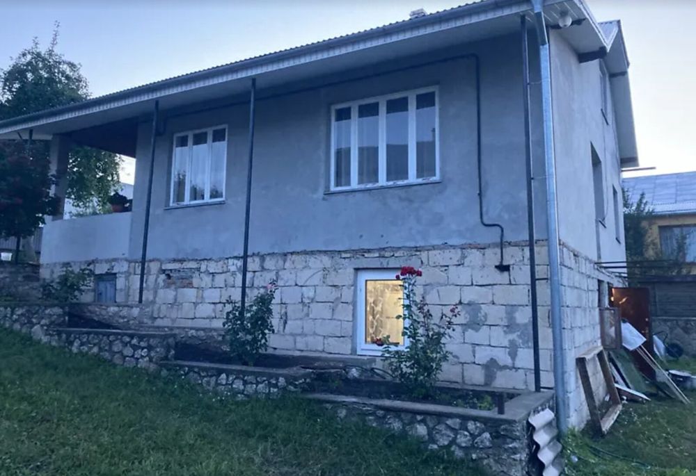 Продаж 2 пов.будинку зділянкою на 25 соток