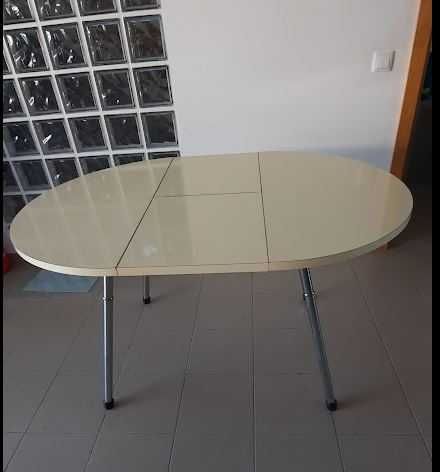 Mesa extensível de cozinha