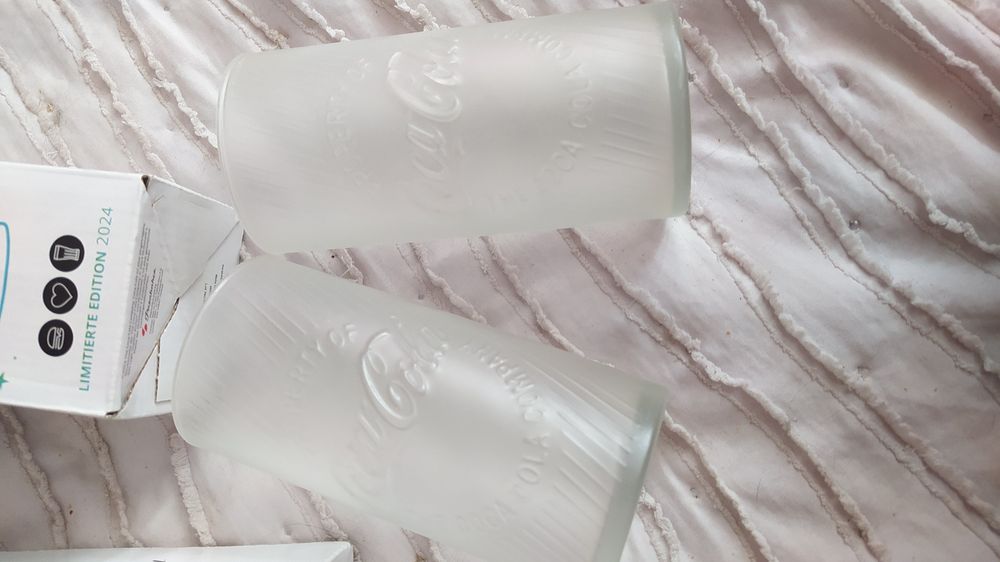 Склянка для Coca-Cola з McDonald's, що світиться в темряві, лімітована серія 2024