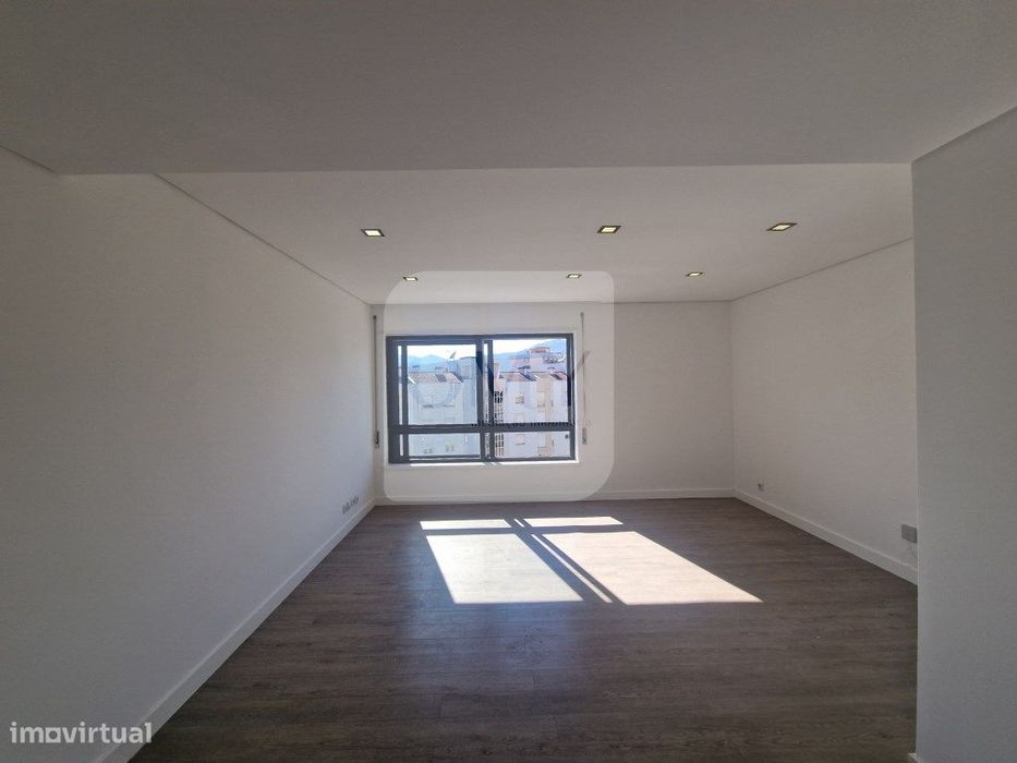 Apartamento T3 Renovado perto dos CTT em Vila Real