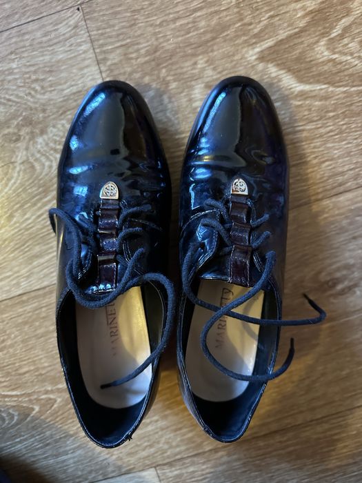 Лакові жіночі черевички