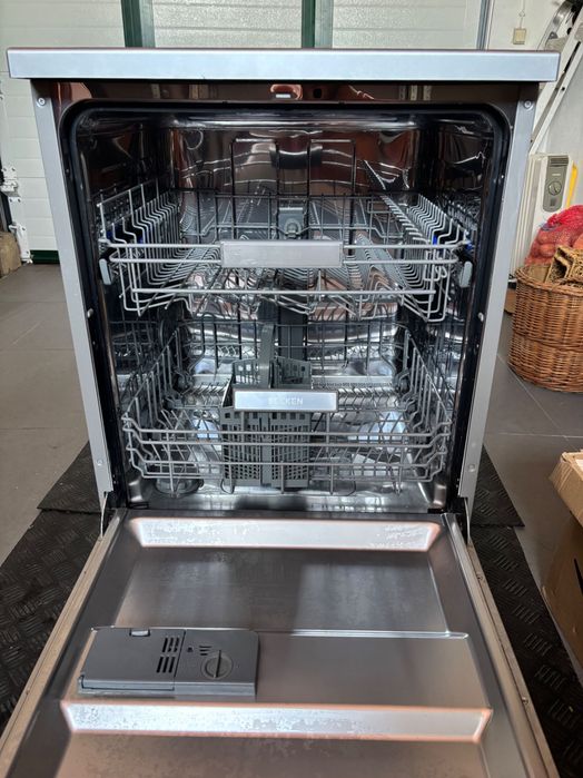 Máquina de Lavar Loiça BECKEN BDW5296 IX (dentro da garantia)