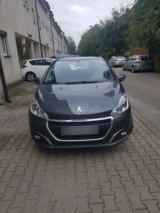 Peugeot 208 Pierwszy właściciel, samochód kupiony w salonie, stan bardzo dobry.
